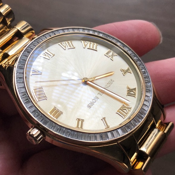 ❤️SOLD❤️ Michael Kors Watch - Picture 6 of 8